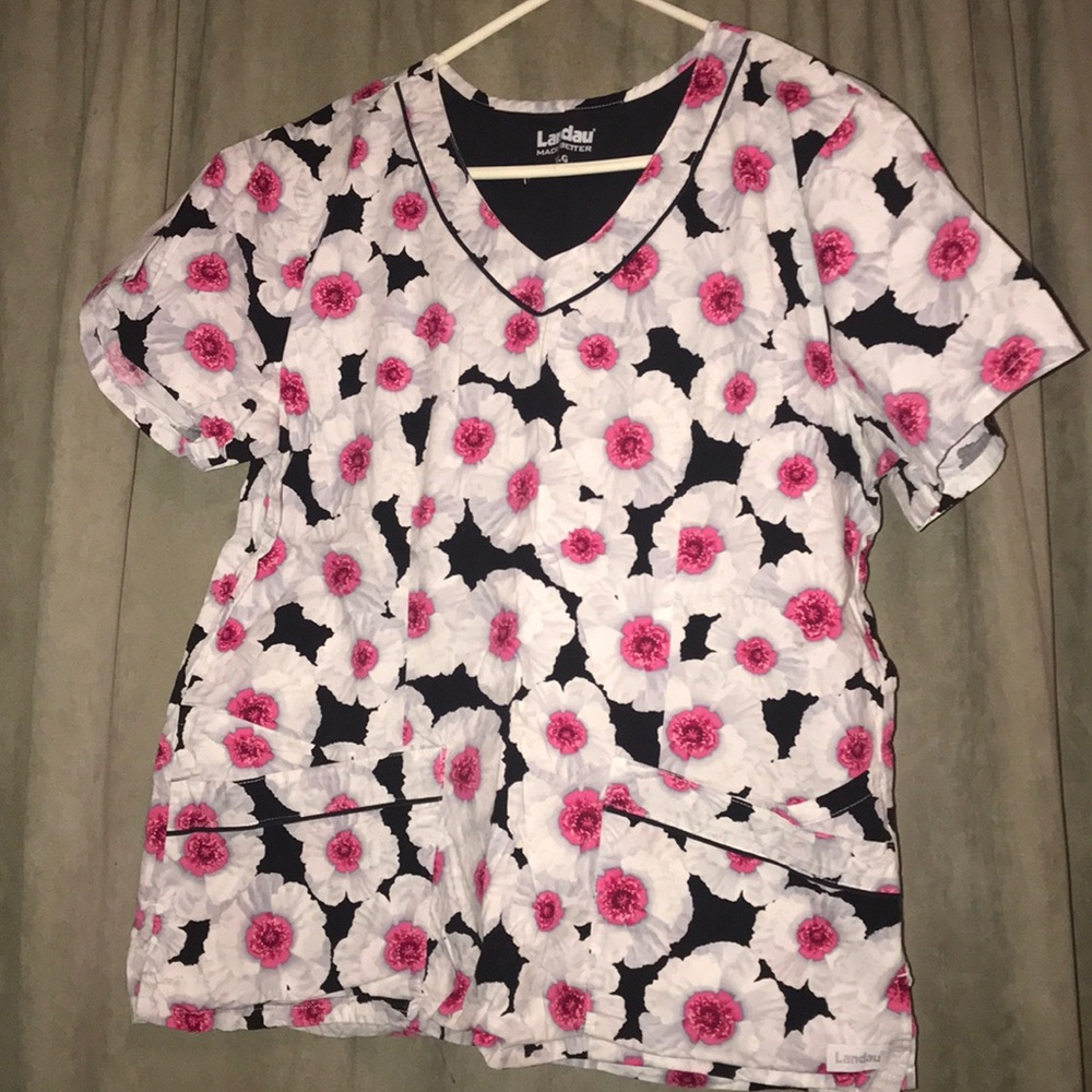 Landau scrub top size xl
